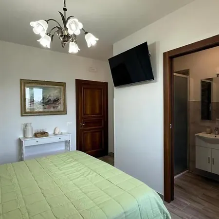 Charming Guest In Casavecchia With Mountain Views