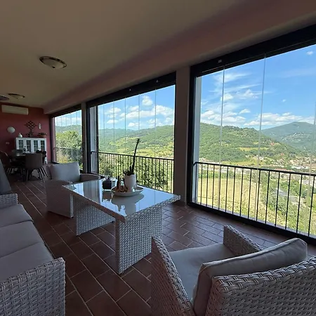 Charming Guest In Casavecchia With Mountain Views 3*